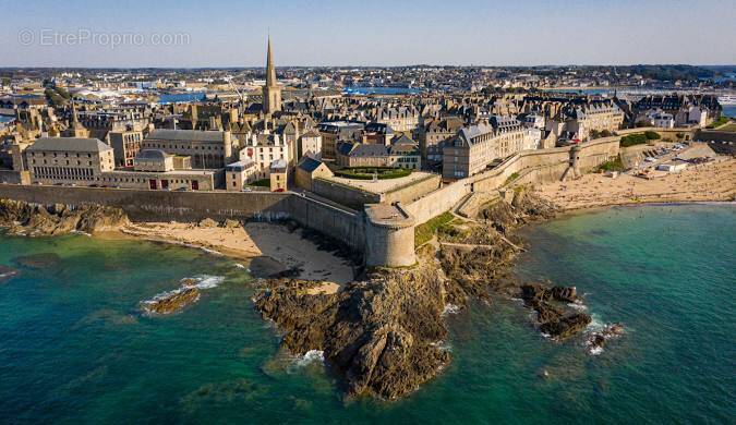 Terrain à SAINT-MALO