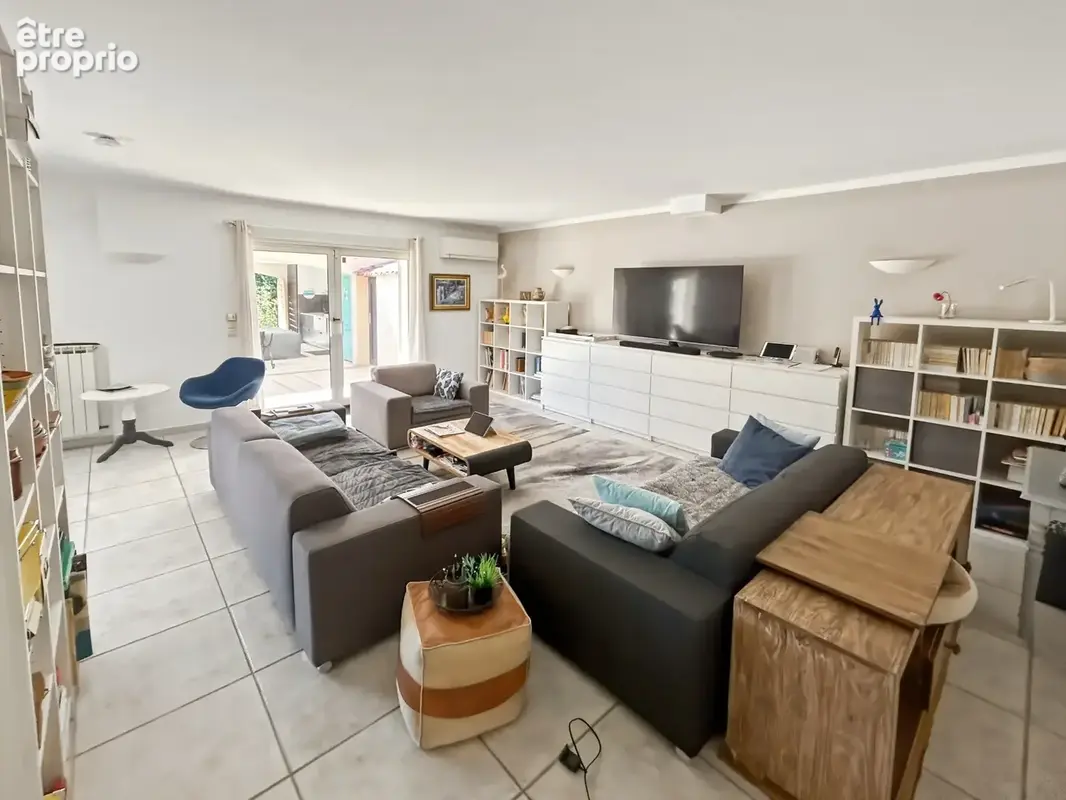 Maison de ville provençale à vendre 5 pièces DRAGUIGNAN (83) avec piscine et jardin arboré- 127,61 m2 loi Carrez - 470 000 € hon - photo 5
