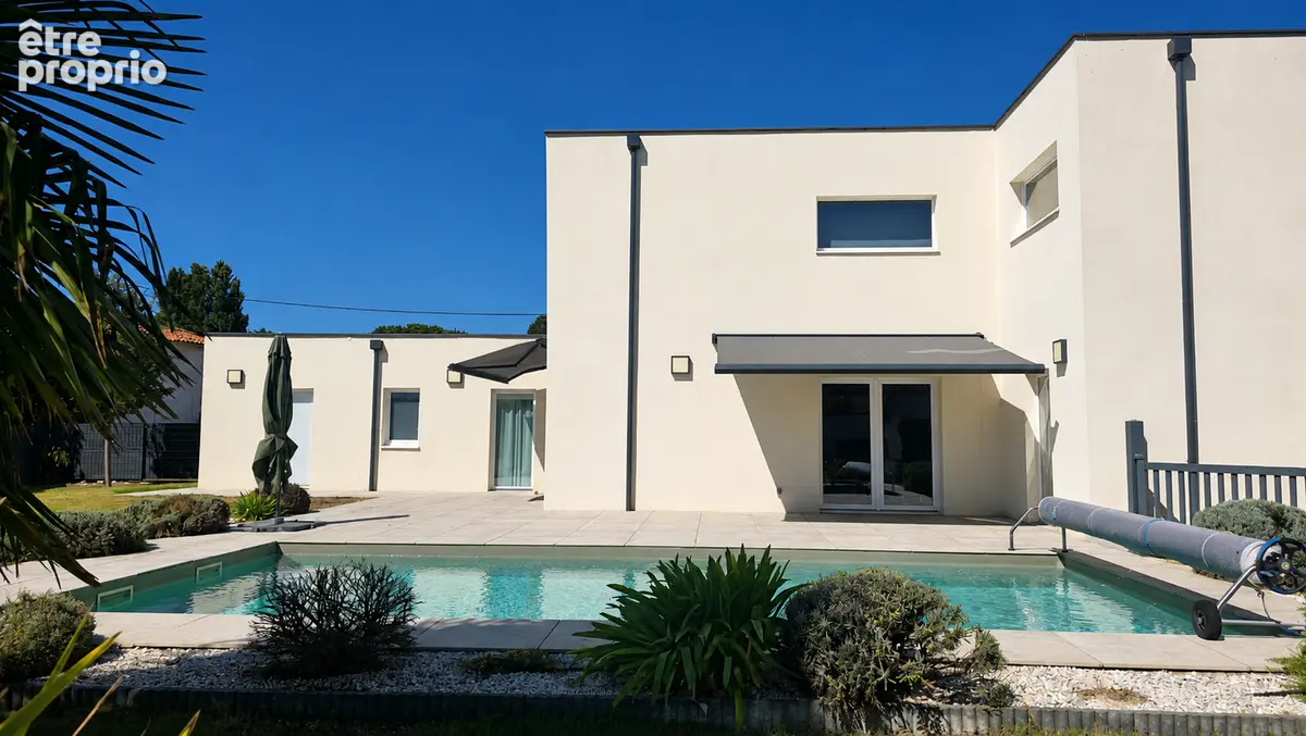 CENTRE VILLE - Maison contemporaine avec garage & piscine - photo 12