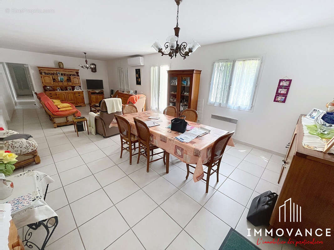 Maison à SAINT-JEAN-DE-VEDAS