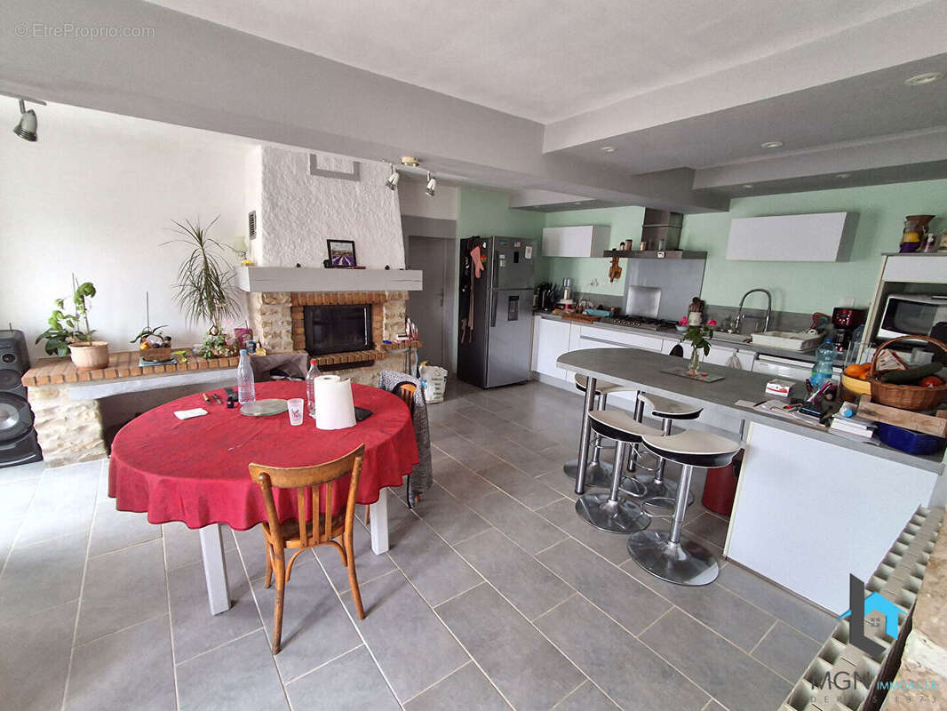Maison à THIRON-GARDAIS