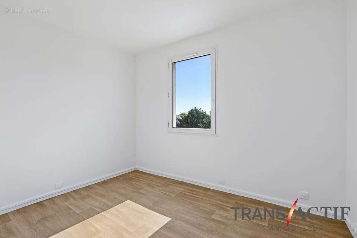 Appartement à COURCOURONNES