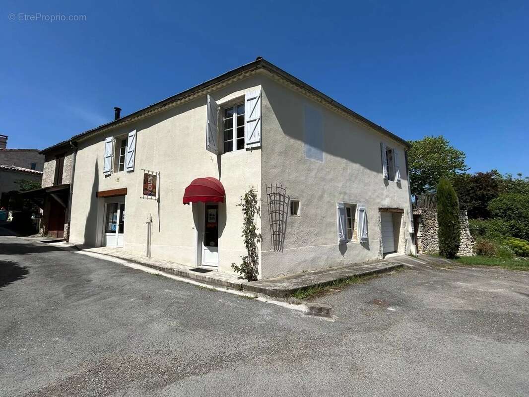 Maison de village traditionnelle, rénovée avec galerie indépendante ou local commercial à Beauville - photo 16