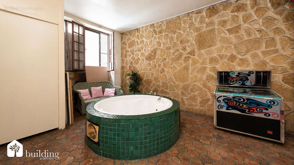 Métro Parmentier - Loft - 254 m² habitables - photo 8