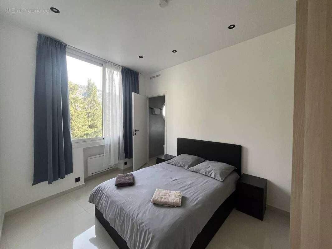 Appartement à EZE