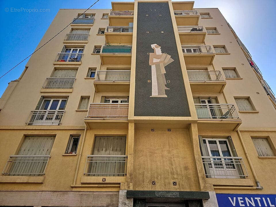 Appartement à MARSEILLE-5E