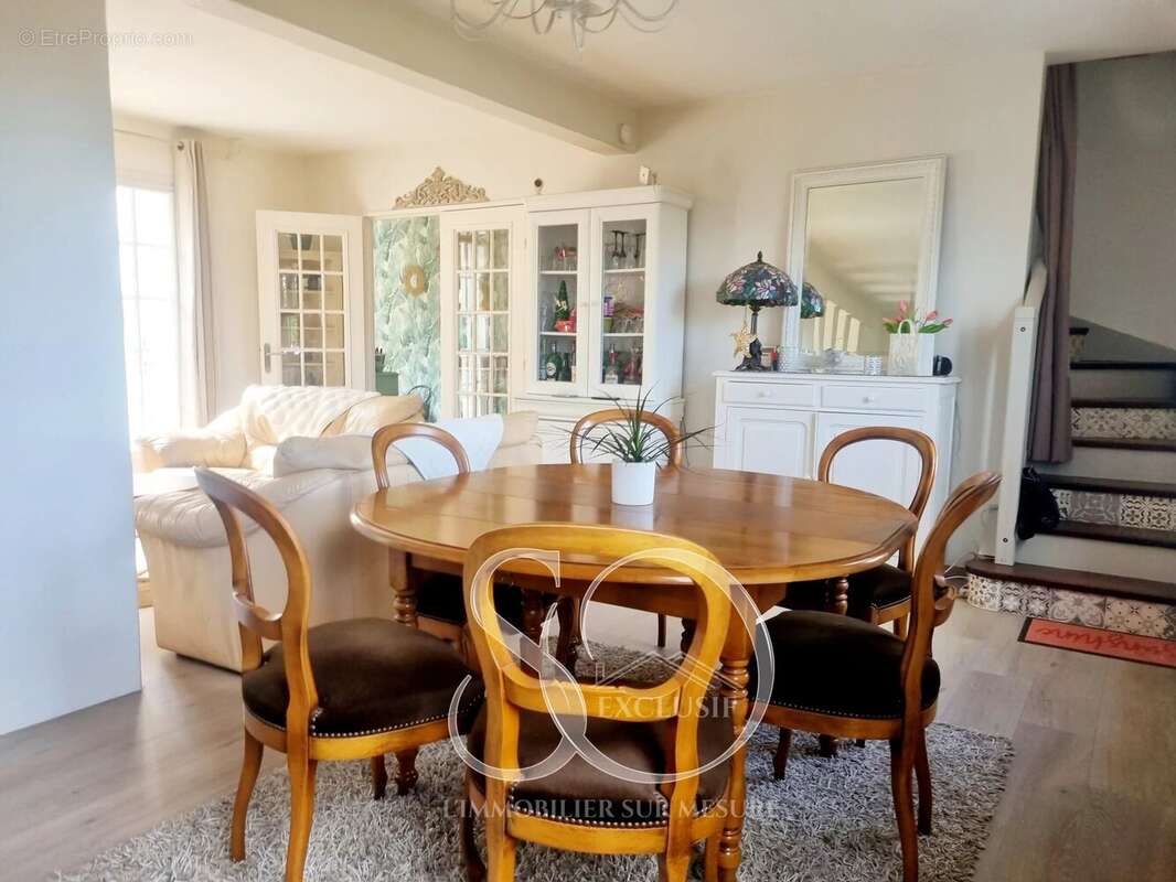 Maison à MEZIERES-SUR-SEINE