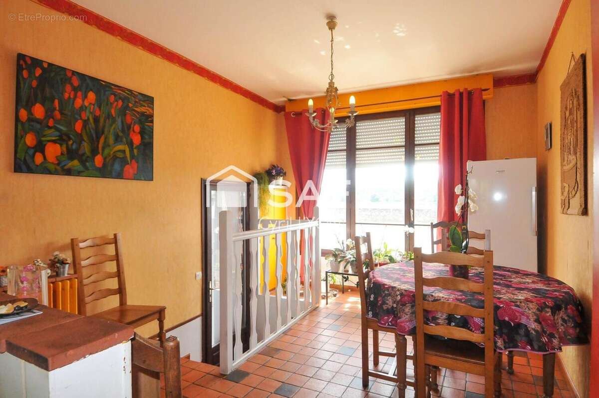 Maison 144 m² à Saint-Clement-Des-Levees  - photo 5