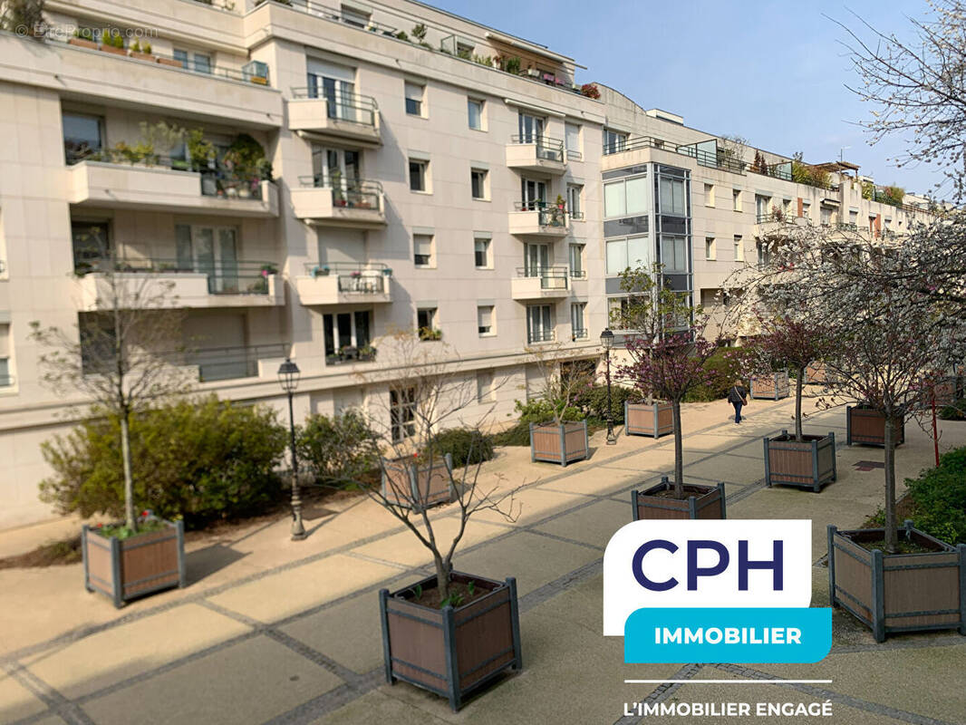Appartement à COURBEVOIE