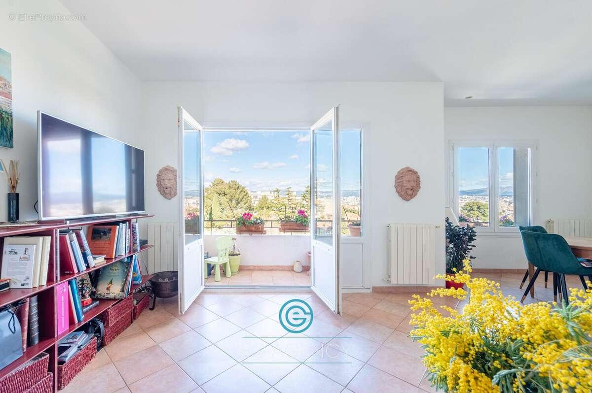 Appartement à MARSEILLE-8E