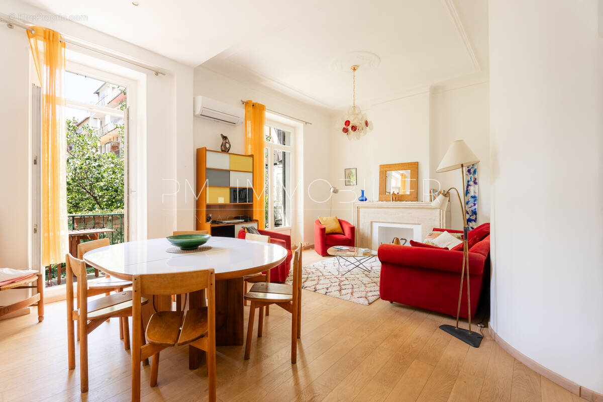 Appartement à MARSEILLE-5E