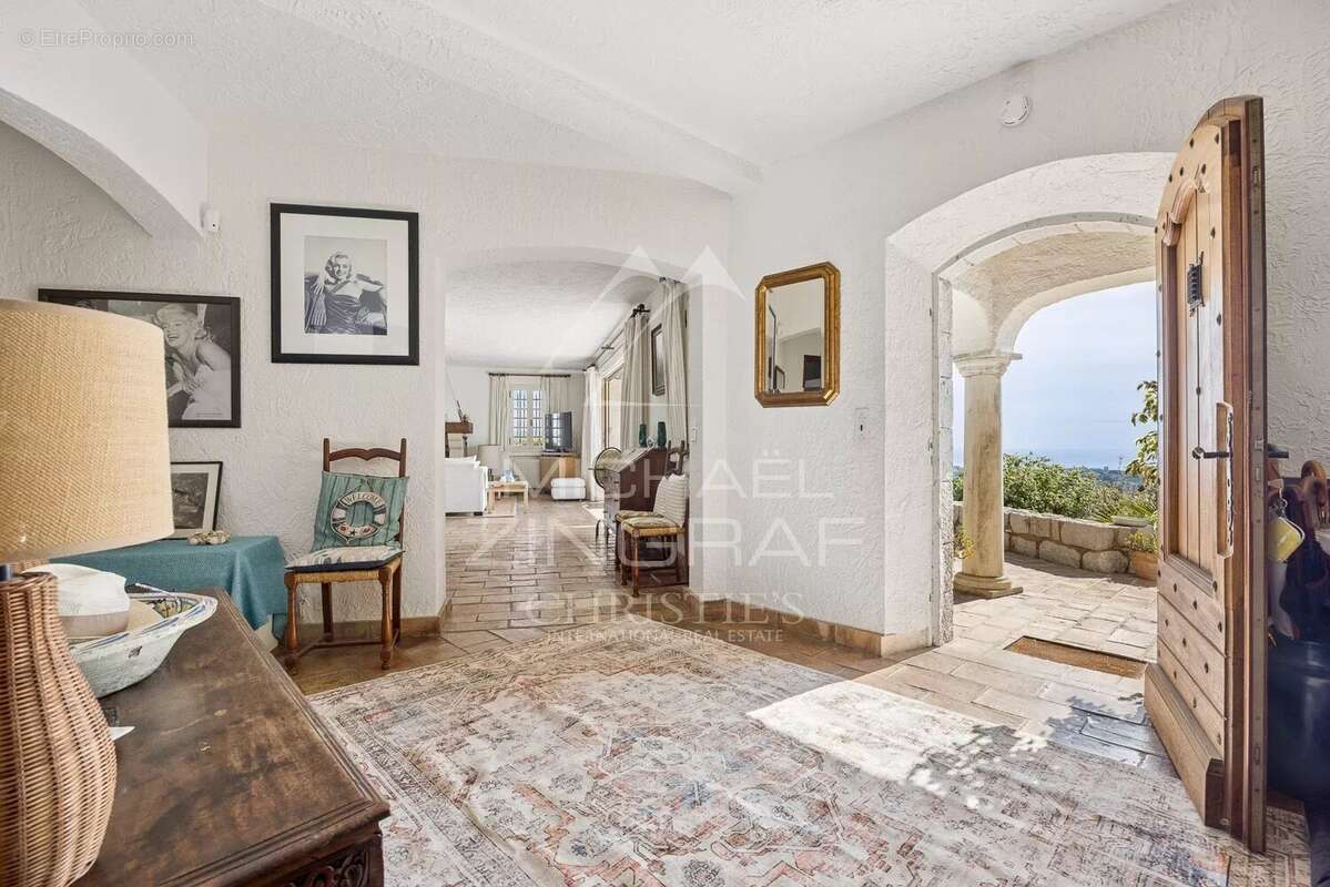 Maison à VALLAURIS