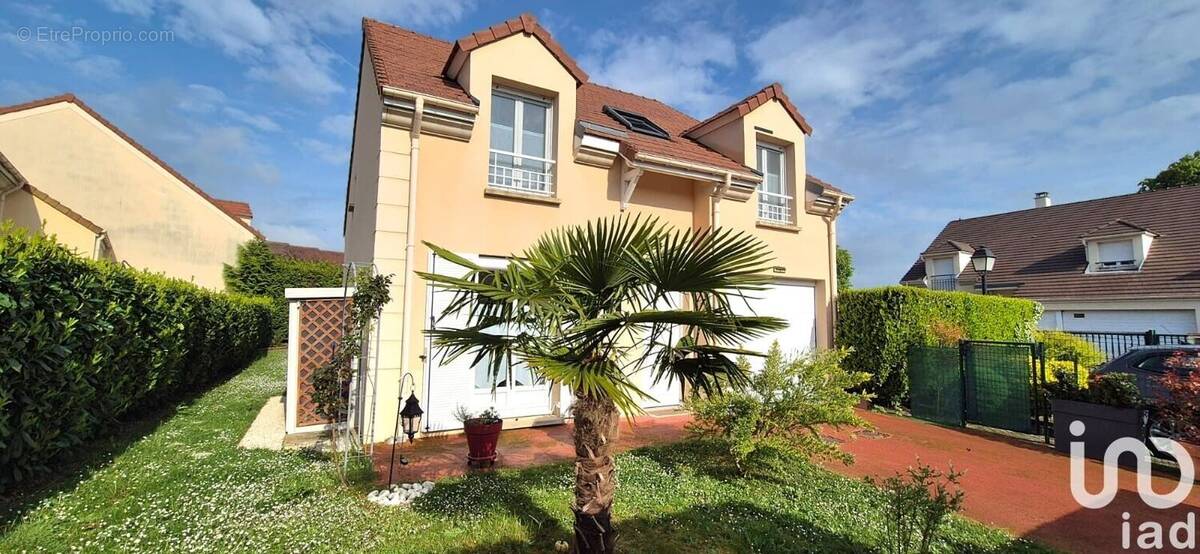 Photo 1 - Maison à LE COUDRAY-MONTCEAUX