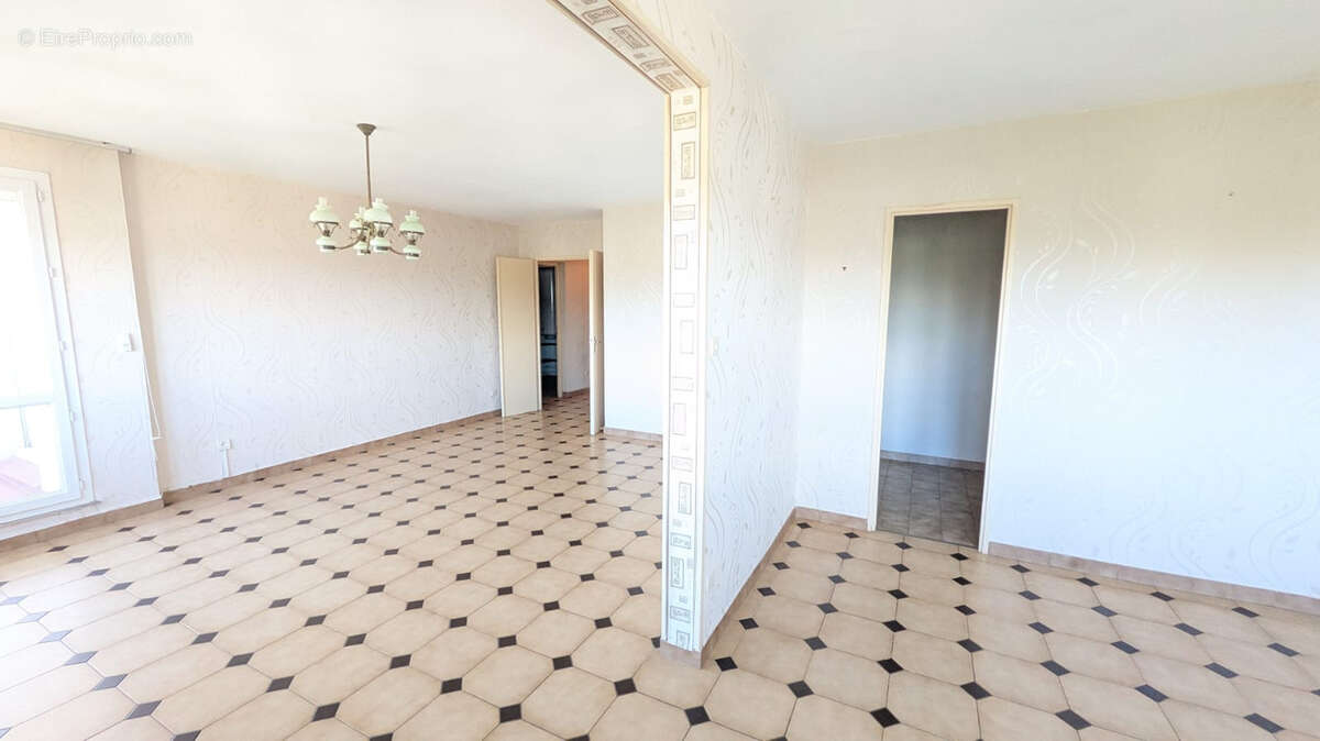 Appartement à SATHONAY-CAMP
