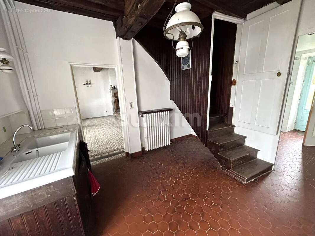 Maison à QUARRE-LES-TOMBES