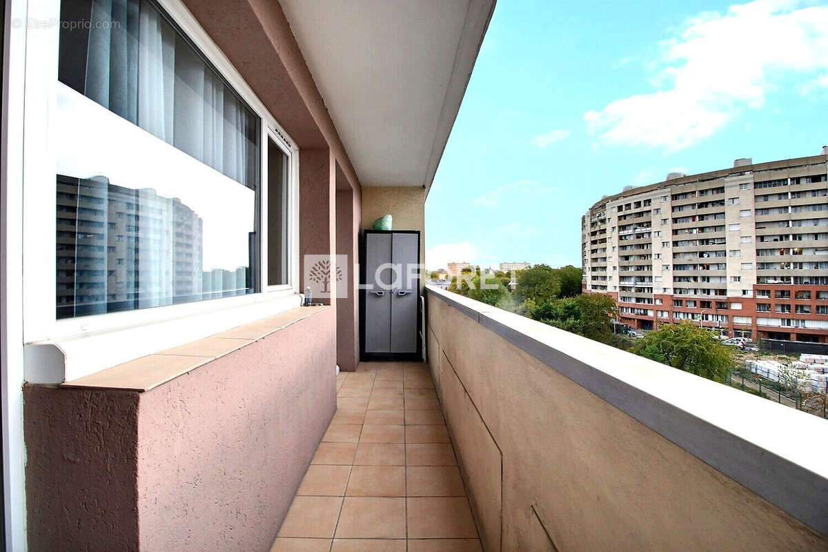 Appartement à VILLENEUVE-LA-GARENNE