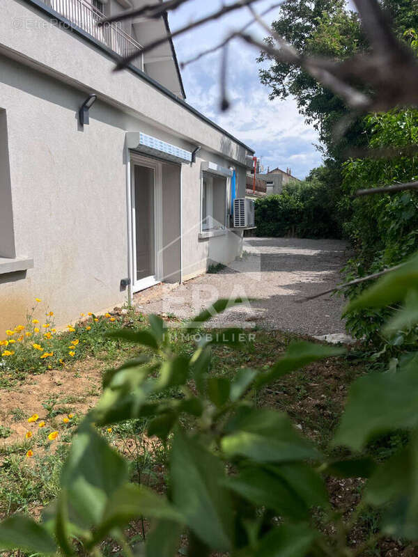 Appartement à ECOLE-VALENTIN