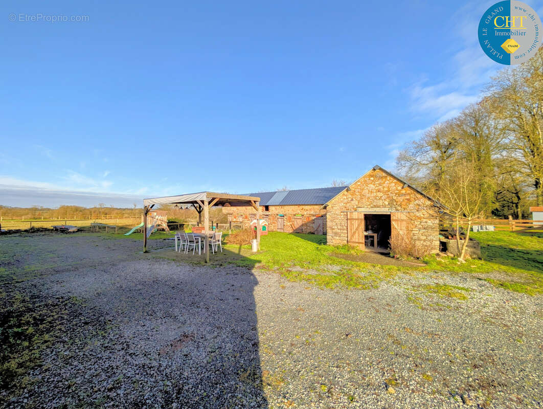 Maison à LES BRULAIS