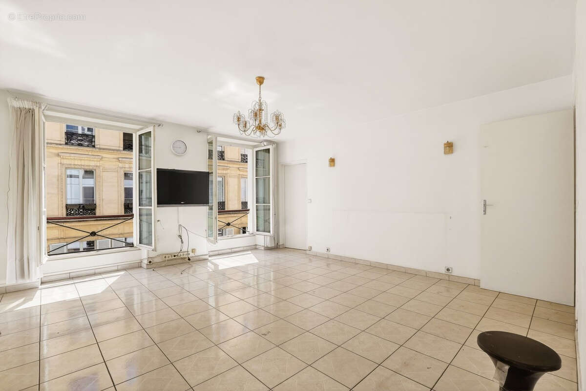 Appartement à PARIS-10E