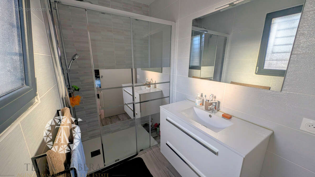 Maison à LAROQUE-DES-ALBERES