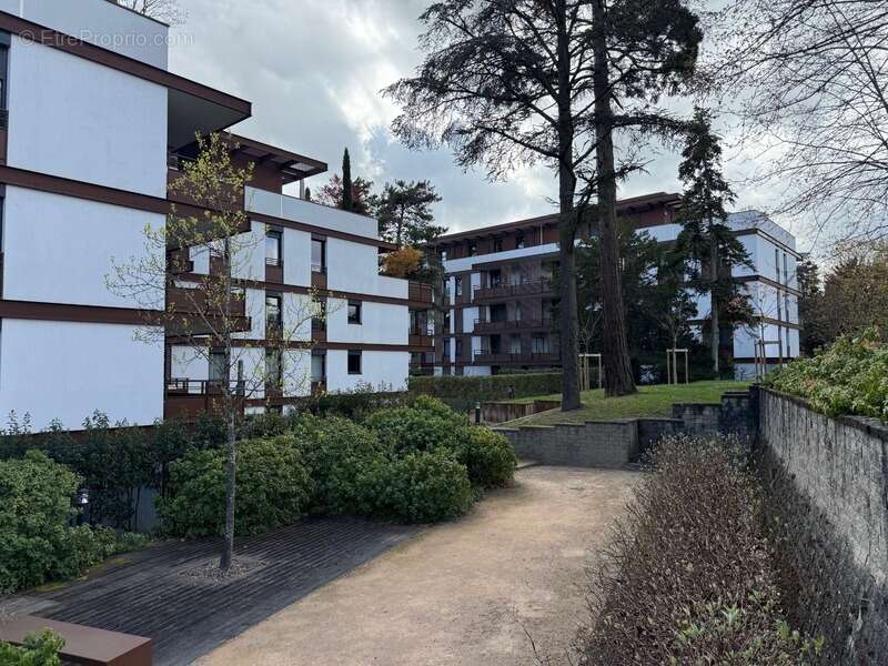 Appartement à TASSIN-LA-DEMI-LUNE