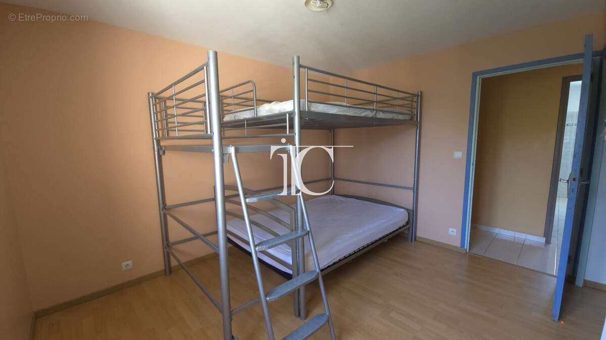 Maison à BERRIAS-ET-CASTELJAU