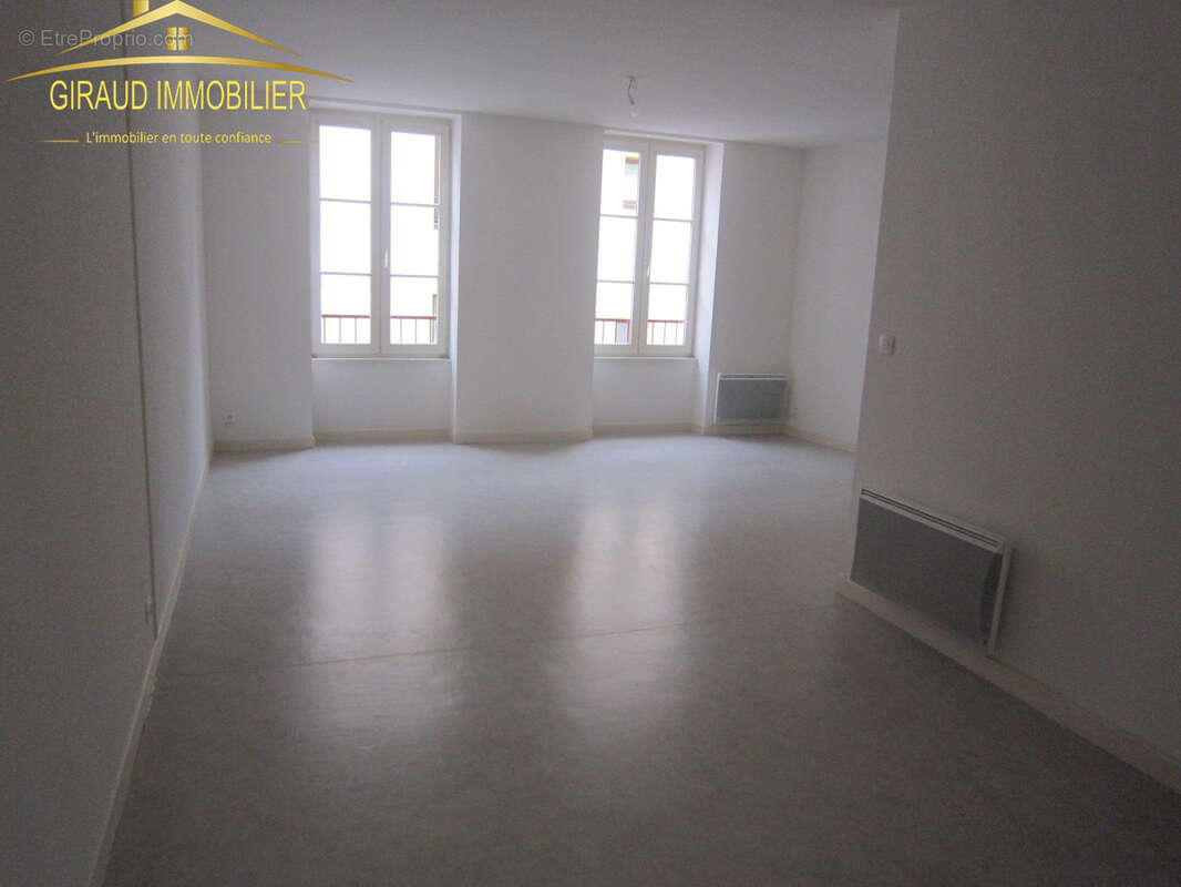 Appartement à CHARLIEU