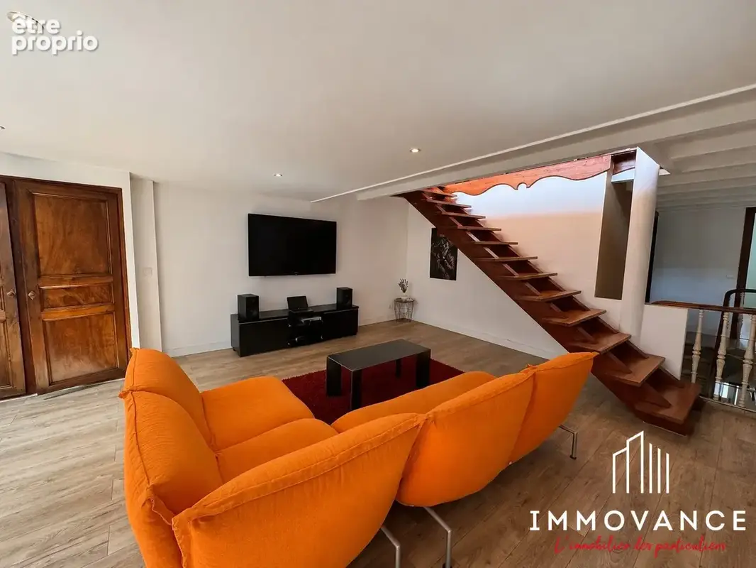 Maison 275 m² à Fabregues  - photo 2