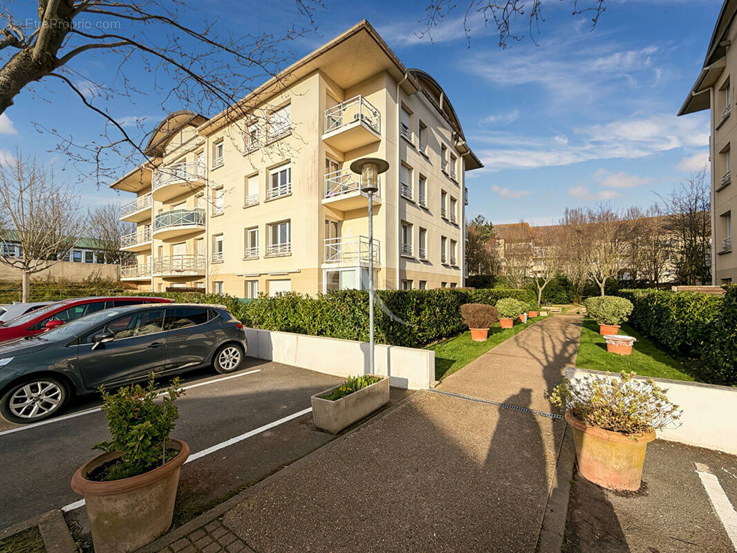 Appartement à JOUY-LE-MOUTIER