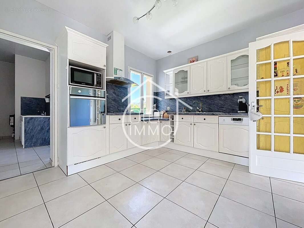 Maison à LAMOTHE-MONTRAVEL