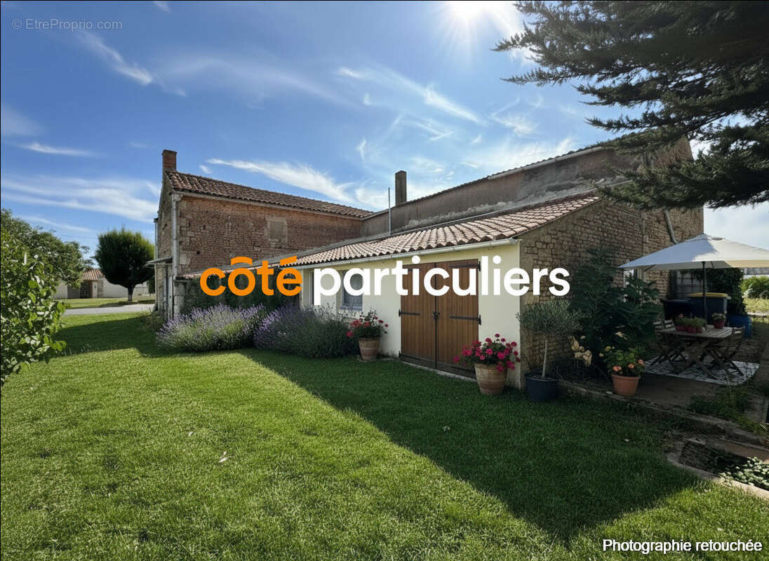 Maison à MOUZEUIL-SAINT-MARTIN