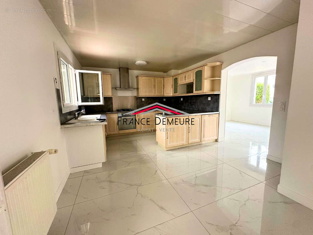 Maison à SAINT-BRICE-SOUS-FORET