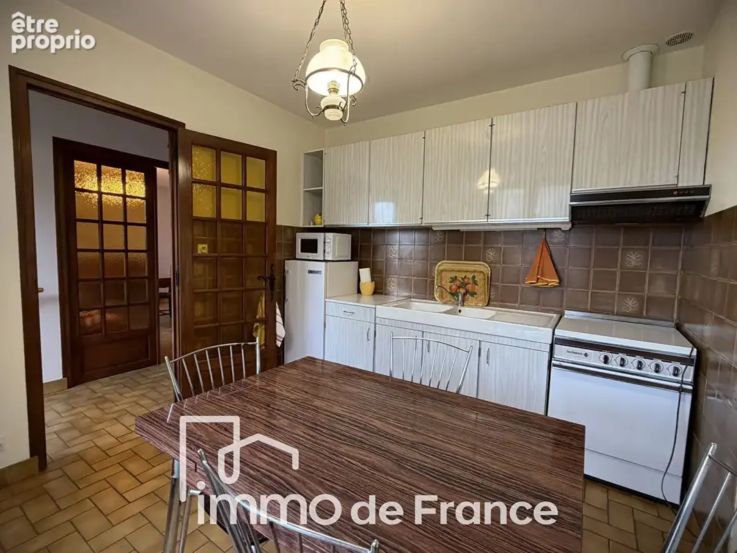 Coeur de Ville,Maison T5 avec terrasse, garage et terrain clos - photo 6