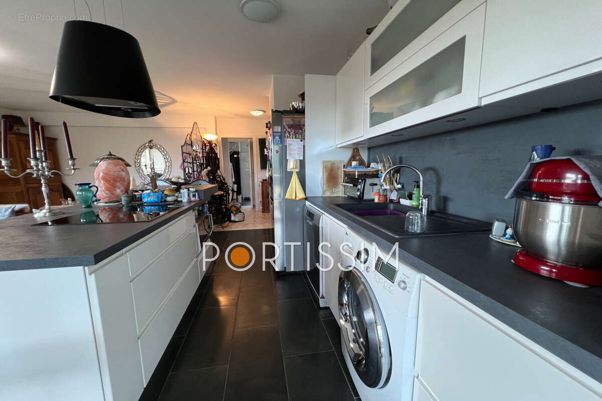 Appartement à SAINT-LAURENT-DU-VAR