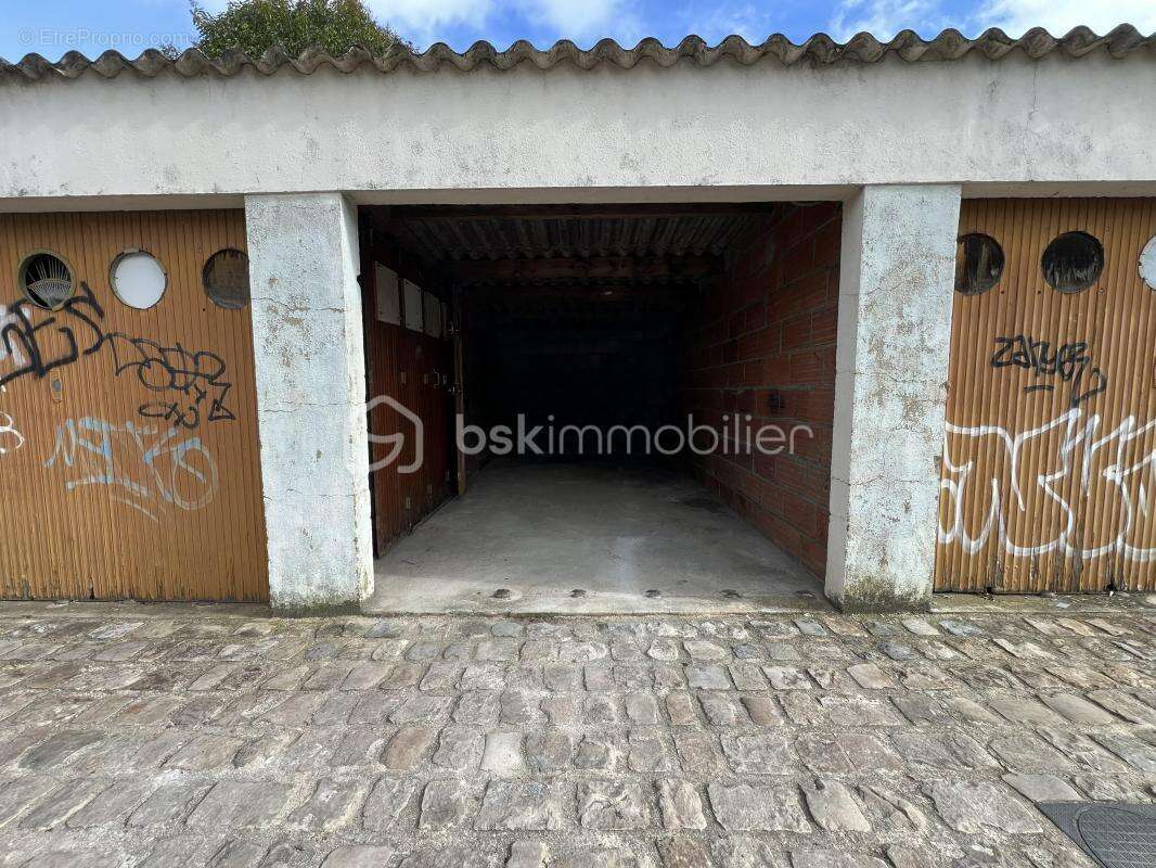 Parking à SUCY-EN-BRIE