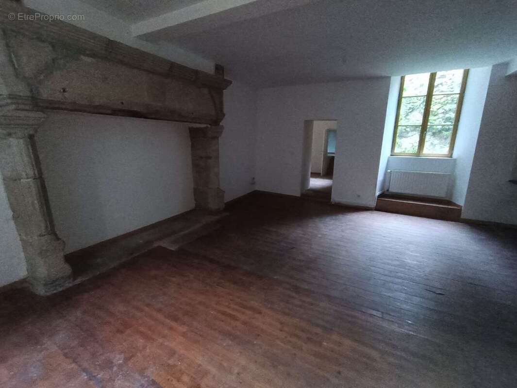 Appartement 330 m² à Tulle  - photo 1386