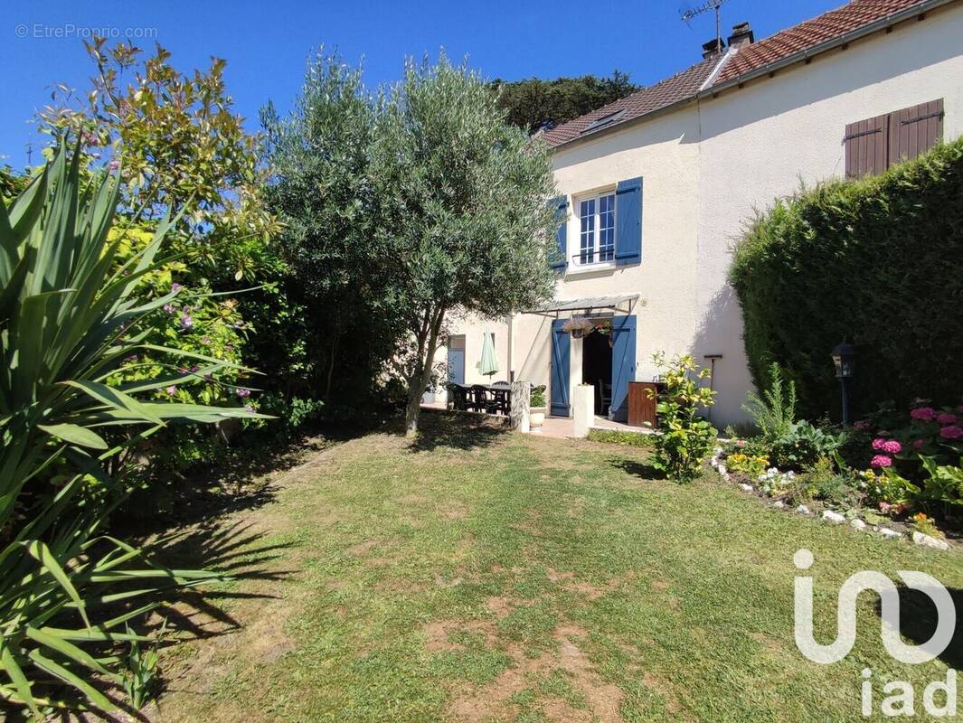 Photo 1 - Maison à LE MESNIL-AUBRY