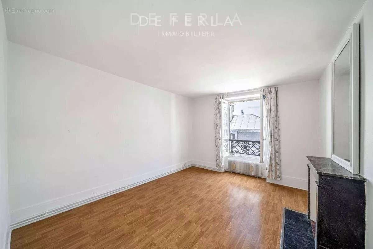 Appartement à PARIS-7E