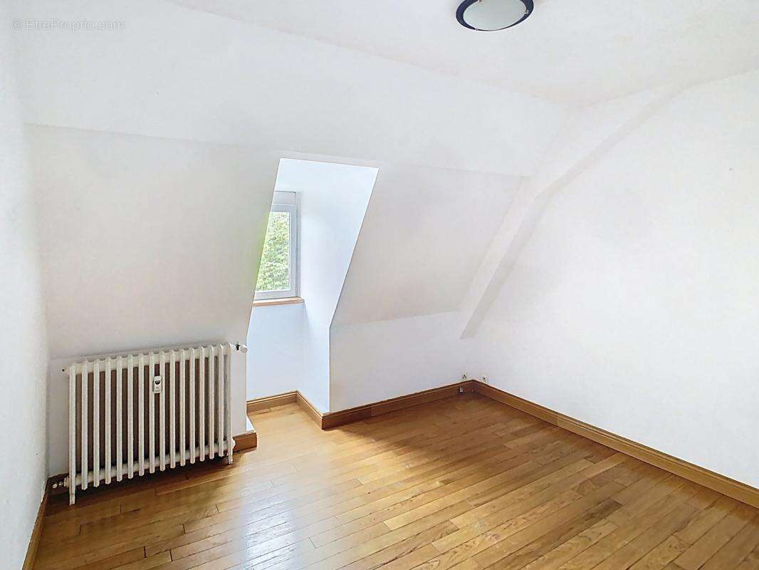 Appartement à AVRILLE