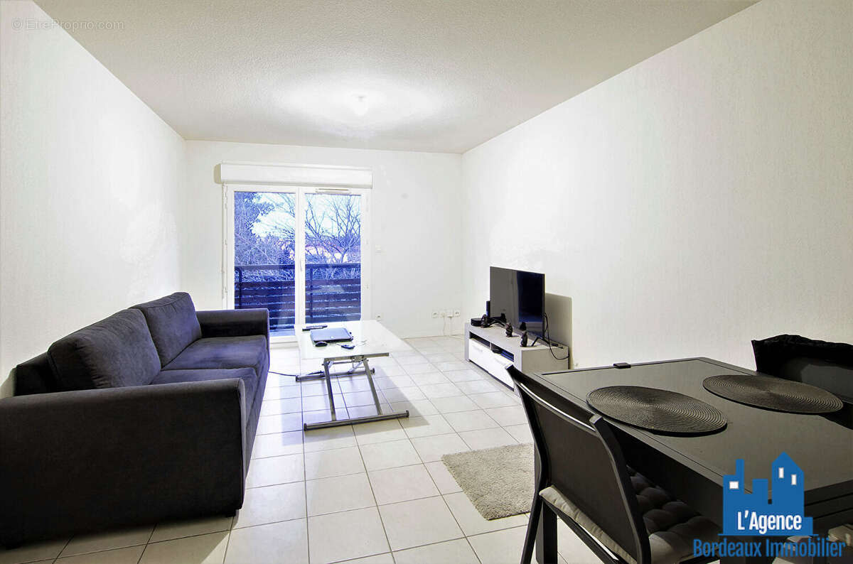 Vendu par l'agence. exclusivité ! bègles - appartement type 2 de 41 m²  au dernier étage avec un balcon de 5 m² + place de parki - photo 2