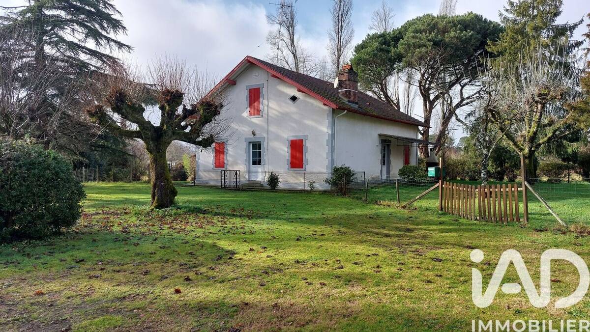 Photo 1 - Maison à UCHACQ-ET-PARENTIS