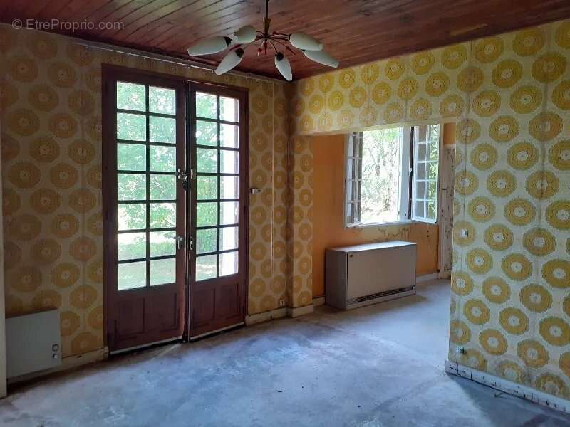 Propriété à rénover sans voisins proches et 5000m² de terrain - photo 4