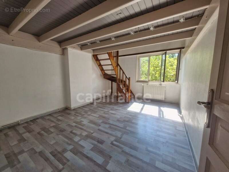 Appartement à SAINT-ETIENNE