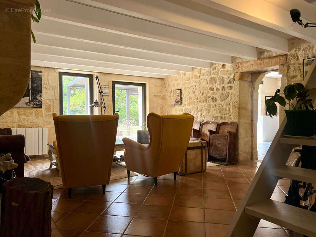 Grande maison familiale en pierre - photo 5