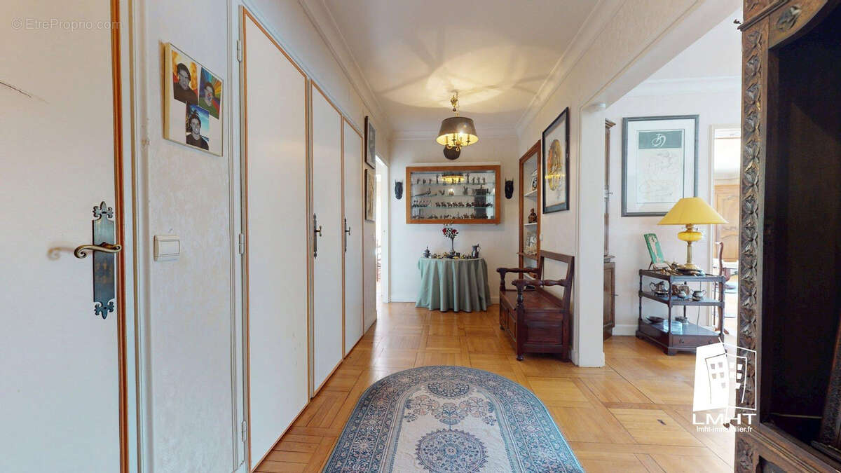 Appartement à VILLE-D&#039;AVRAY