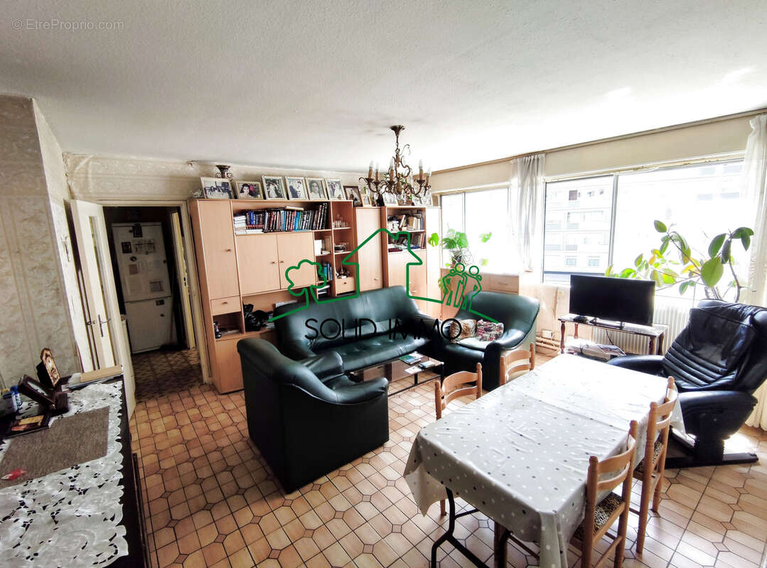 Appartement à PARIS-20E