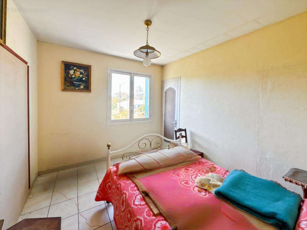 Maison à SAINT-LEON-SUR-L&#039;ISLE