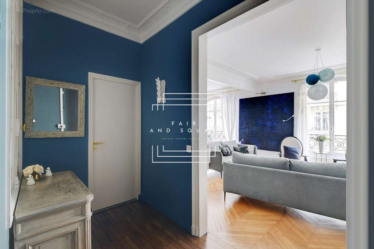 Appartement à NEUILLY-SUR-SEINE