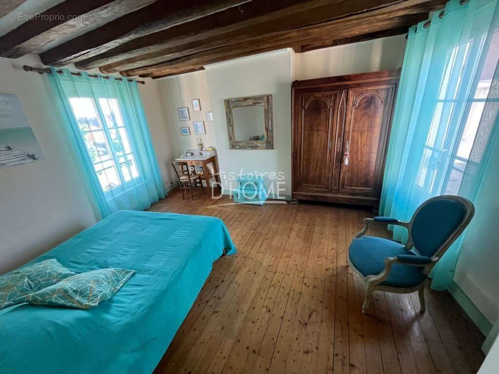 Maison à JOUY-LE-CHATEL