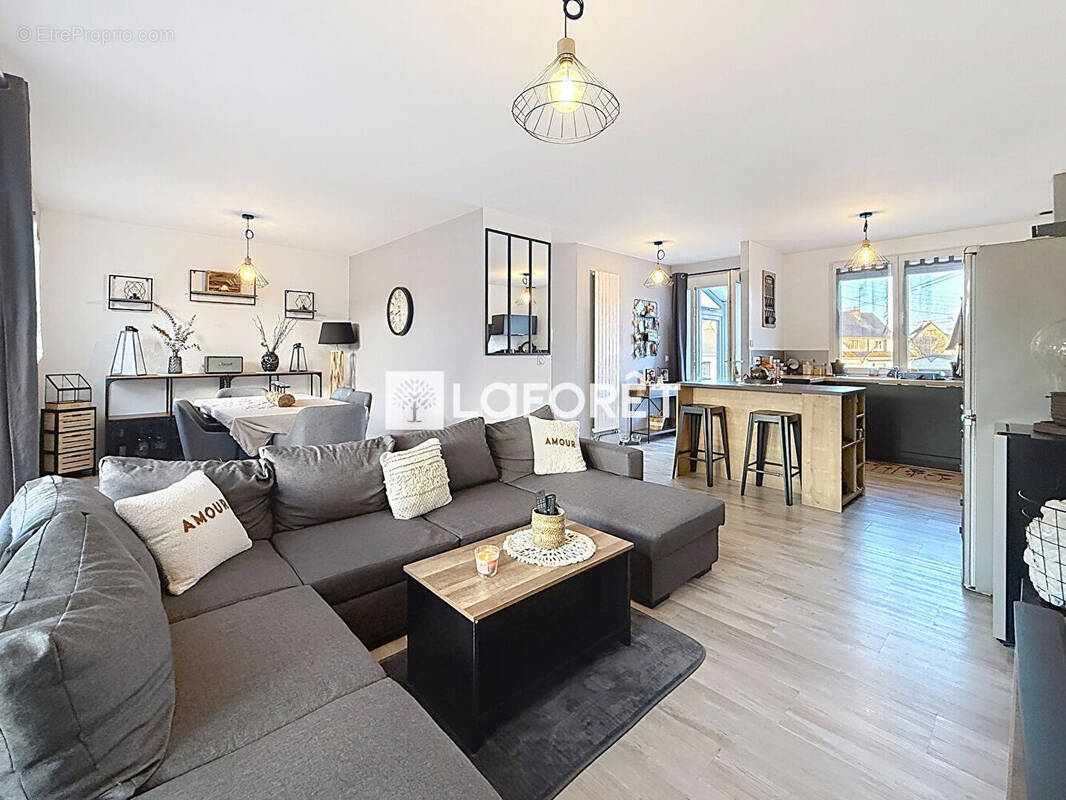 Maison à SAINT-ETIENNE-DU-ROUVRAY